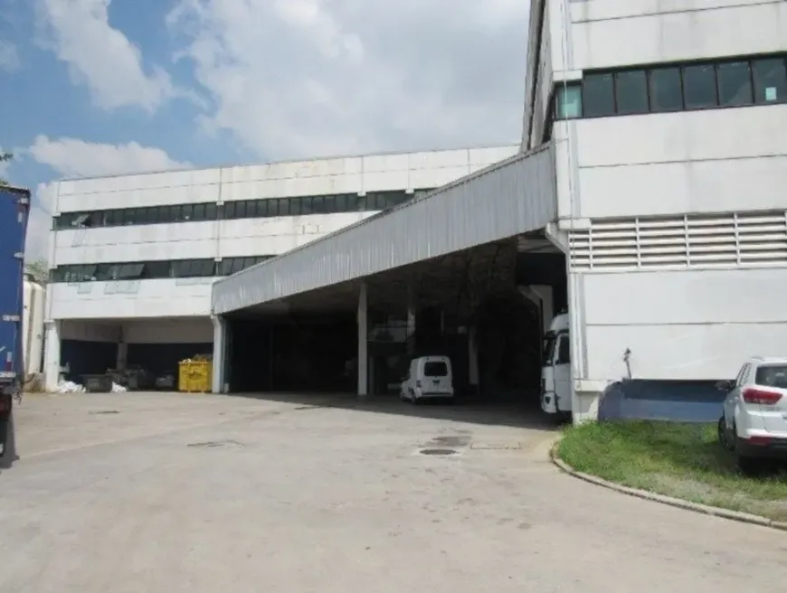 Galpão Venda ou Locação em Embu das Artes – SP